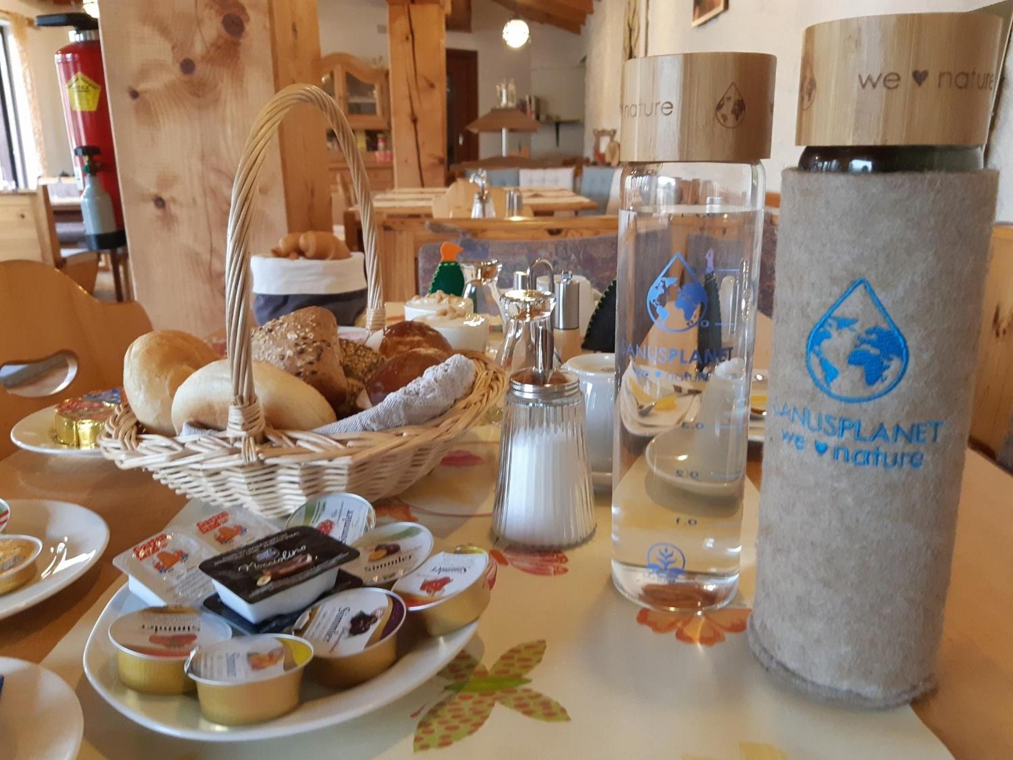 App 1 - Farbennest Mit Fruehstueck Teekueche, Sommerbergbahnen Inkl Tannheim Eksteriør bilde